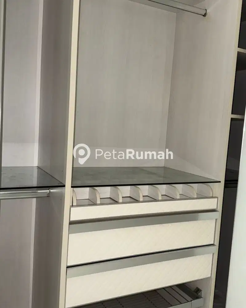 DIJUAL VILLA JALAN IR H JUANDA KOMPLEK TAMAN POLONIA I