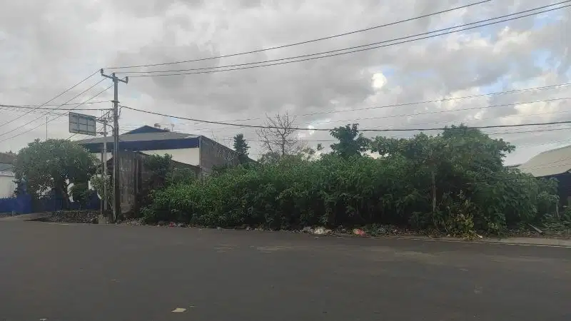 TANAH 16 ARE DI PINGGIR JLN RAYA CARGO DENPASAR BALI