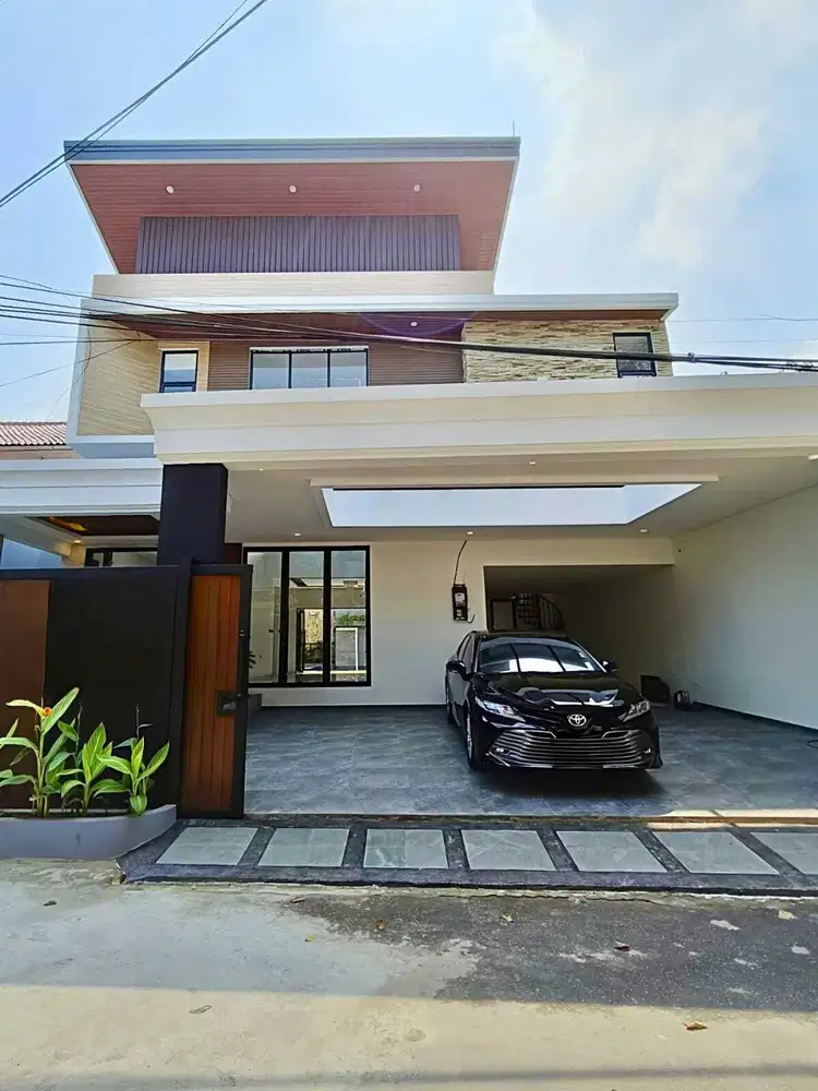 Di Jual Rumah Baru Dua Lantai Strategis di Kebayoran Baru