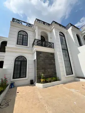 Dijual Rumah Megah Eropa Classic dekat Tol & LRT Cibubur