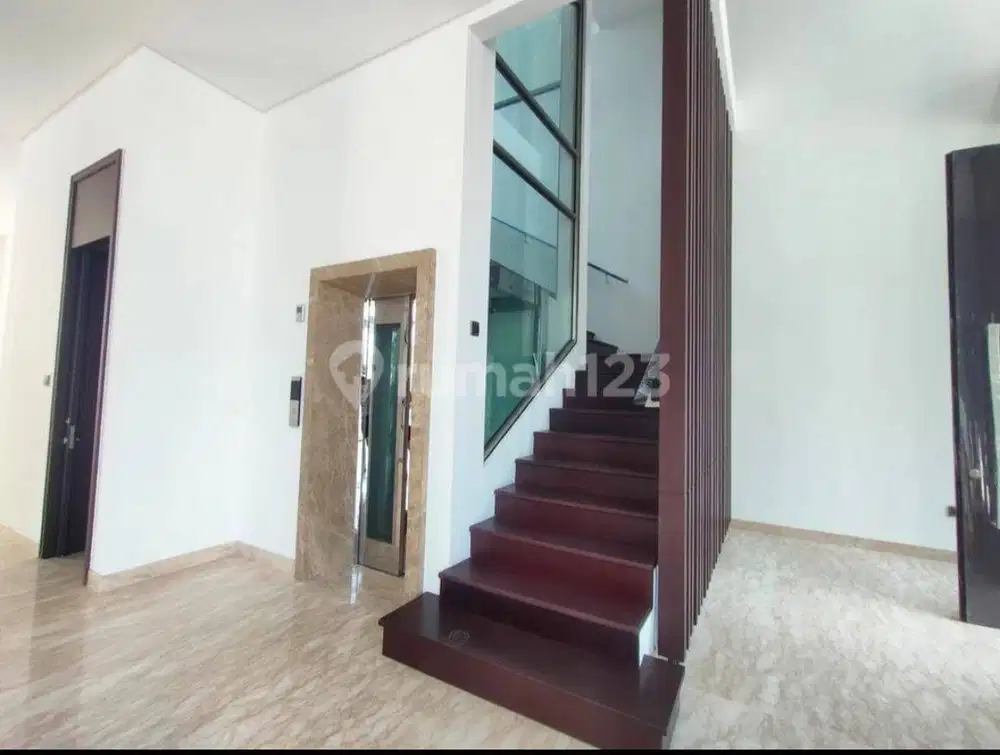 Dijual rumah Golf Island cluster mozart bagus siap huni