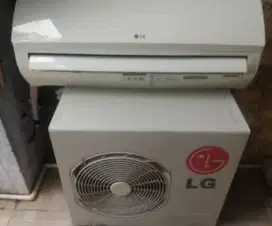 AC LG 1/2 PK Putih