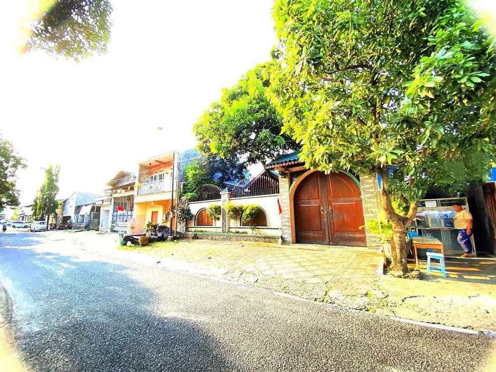 Rumah Mewah Full Jati Strategis Dekat Pasar Nusukan Solo