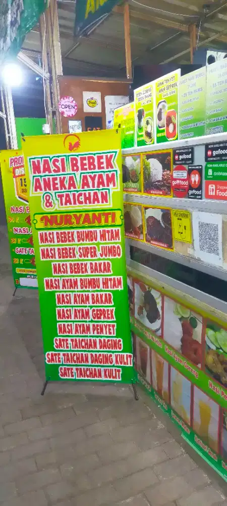 Kerja shif malam warung makan