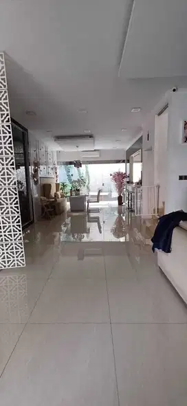 JUAL RUMAH BOULEVARD FULLY FURNISHED GREEN LAKE CITY
