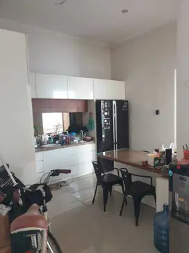 Rumah Dekat ITS Keputih STRATEGIS di Perumahan Graha Sukolilo