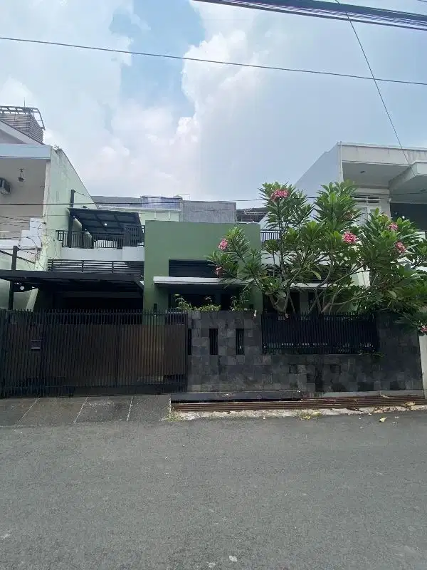 Rumah Asri Luas 190 Meter di Komplek Abadi Duren Sawit
