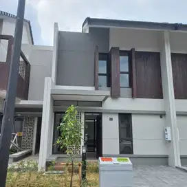 Disewa Rumah Bagus Asri Lokasi di Summarecon Cluster Flora Bandung