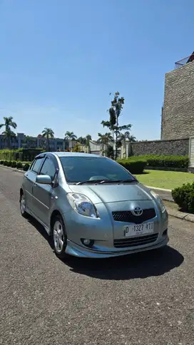 Toyota Yaris S at 2007
