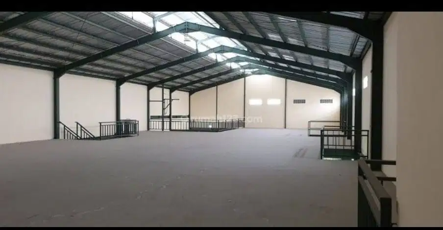 Disewakan Gudang 2 Lantai Bagus Lokasi di Tengah Kota  Bandengan JakUt