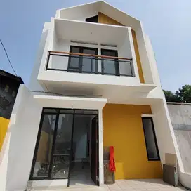 Di jual Rumah 2 Lantai Siap Huni Bebas Banjir Lokasi Strategis