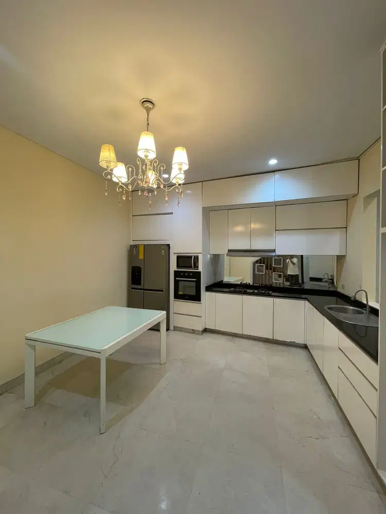 Rumah Pantai indah kapuk size 8x15 3lantai BAGUS minimalis furnish