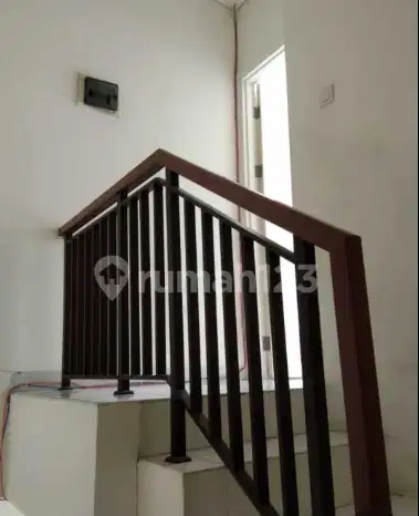 Rumah Rapih Di Cluster Vienna Modernland Tangerang wdy