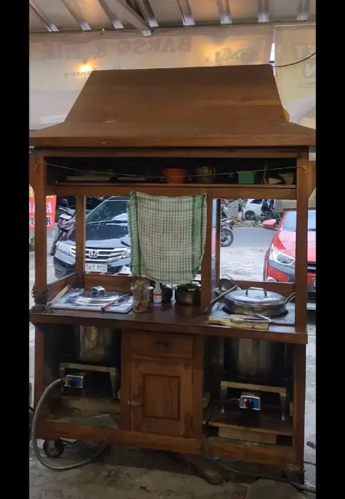 Di jual murah gerobak bakso dan meja