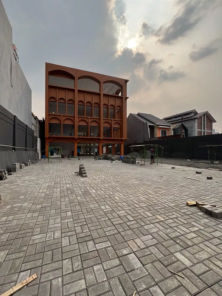 Di jual gedung cocok untuk kantor di tb simatupang