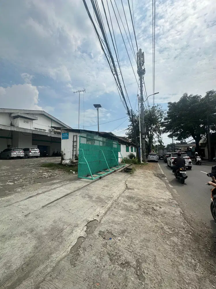 DiJual gudang Cakung, lb 3100m2 , lt 2700m2. Harga 20M
