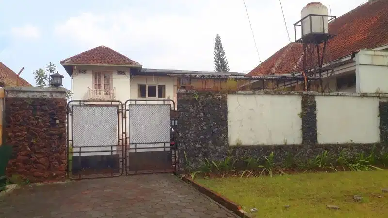 Jual Rumah Antik Sayap Riau Bandung. Lokasi emas & Langka.