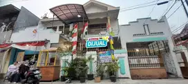 RUMAH STRATEGIS LUAS 140 PINGGIR JALAN RAYA MALAKA JAYA DUREN SAWIT