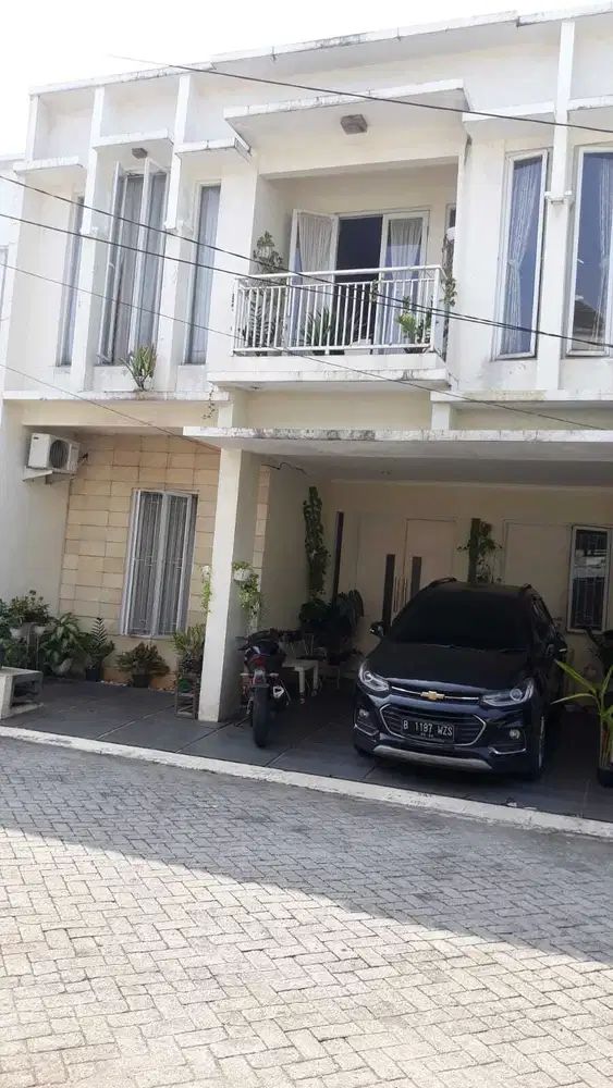 Dijual rumah dalam cluster siap huni dekat stasiun pondok kranji