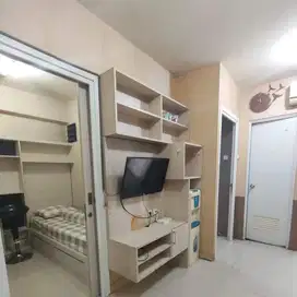 SEWA Apartemen Green Pramuka City unit di Atas Mall dan View Tol