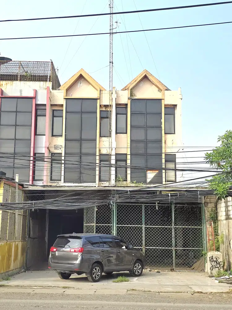 Dijual Ruko Gandeng 2 Jalan Raya Moh Toha Pasar Baru Tangerang