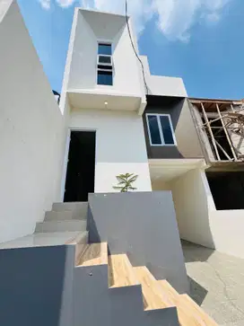 Rumah baru 3 lantai di Cilangkap Cipayung p Jakarta Timur