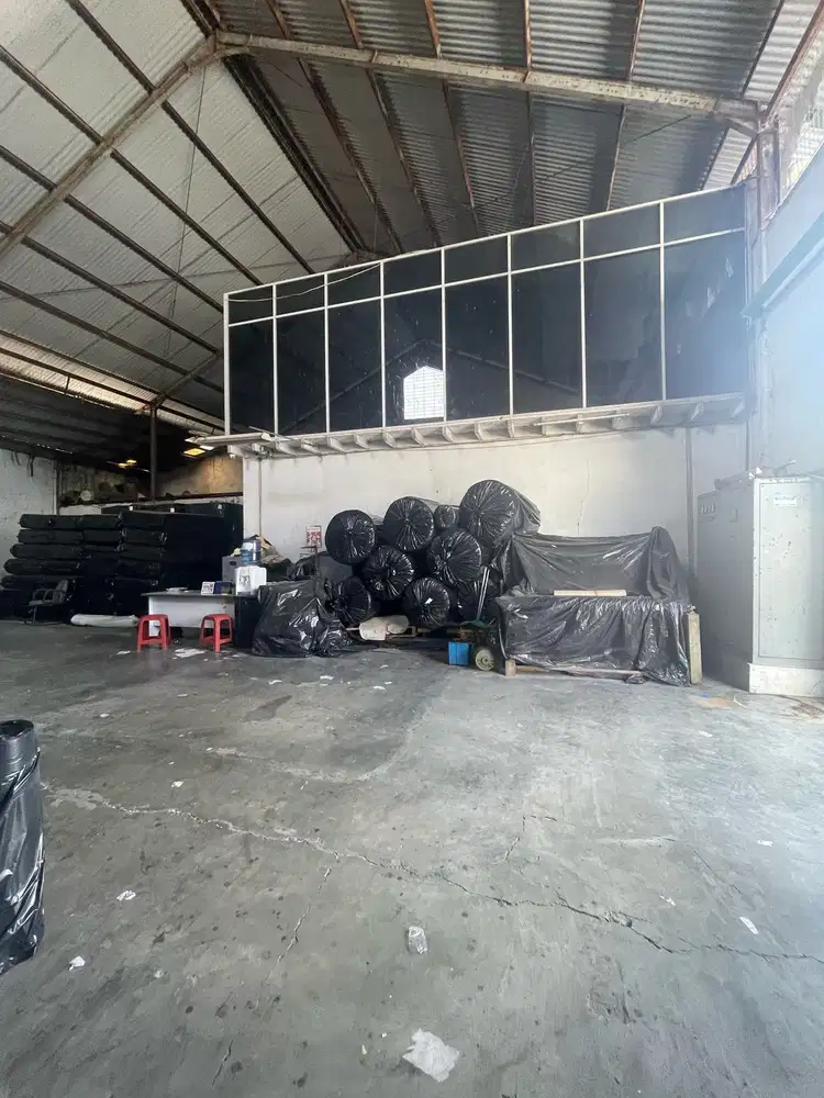 Gudang Siap Pakai Bersih di Satria Raya Caringin Bandung