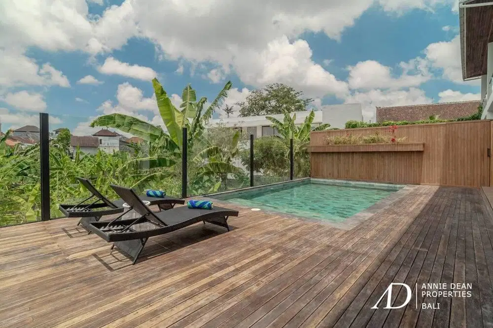 LEASEHOLD | MODERN 3-BR VILLA WITH RICE FIELD VIEWS IN BABAKAN, CANGGU