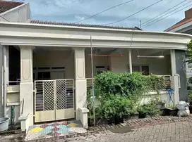 18. Dijual Rumah Wiyung Taman Pondok Indah Surabaya