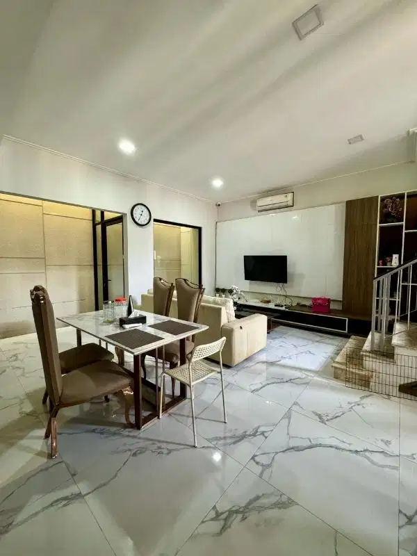 Dijual Murah Rumah uk. 8x15m2 PIK Golf Island  Full Furnished Mewah