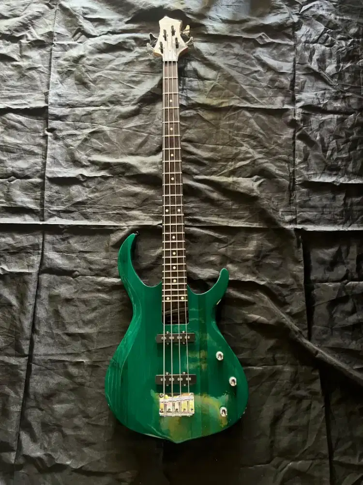 GITAR BASS MREK MARCUS MILLER . NEGO OKE