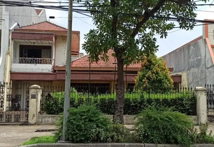 Dijual Rumah Komersial Raya Jemur Andayani