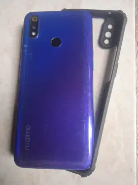 REALME 3 PRO 4/64 VERSI 11 NORMAL tinggal pake,mines lecet bekas pkean