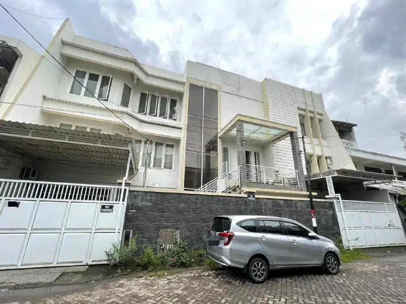 Rumah Dan Kantor Di Karang Empat Surabaya Bagus Terawat
