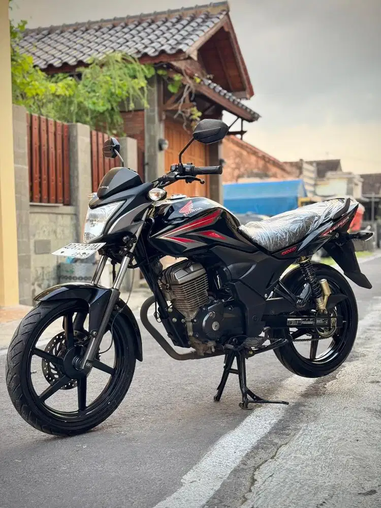 Honda VERZA 150 KM RENDAH PAJAK BARU
