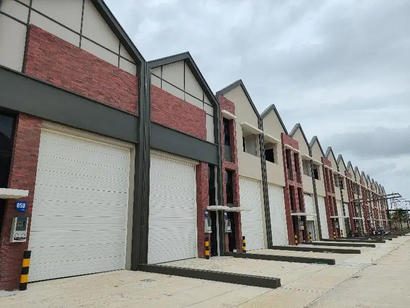 Jual rugi. gudang modern Bizpark Pik 2