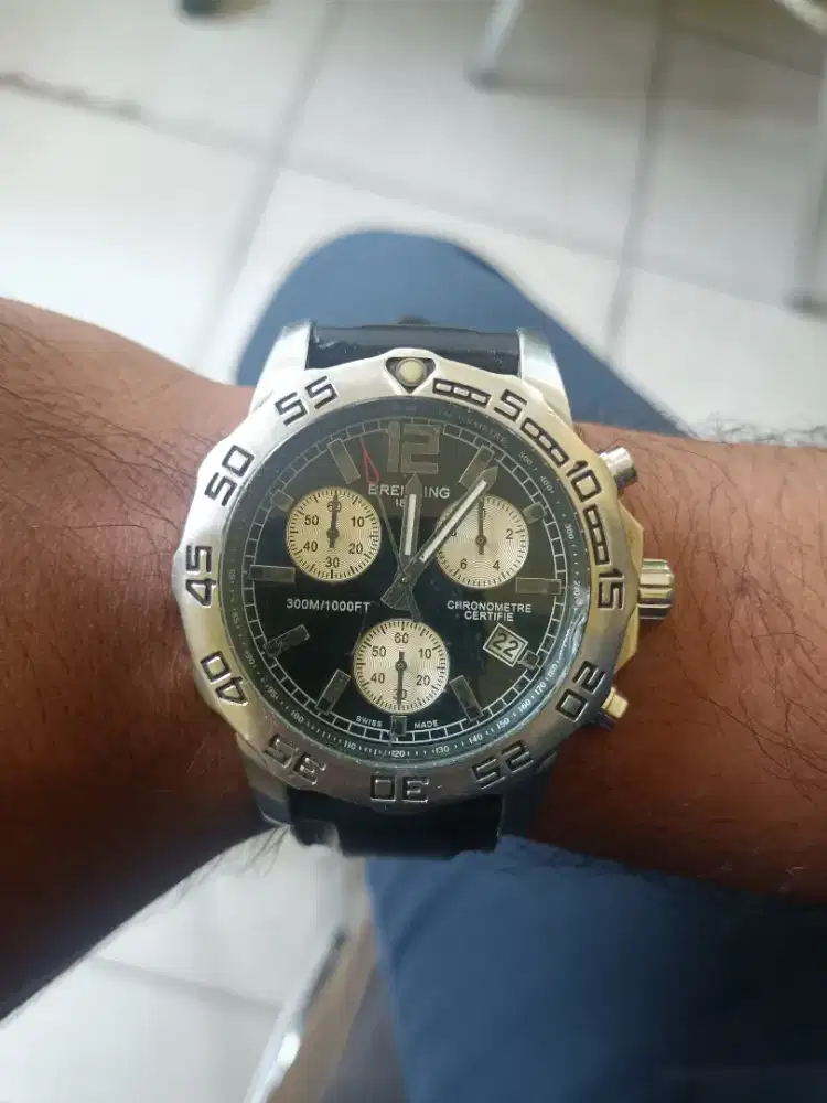 Jam Breitling colt Chronograph