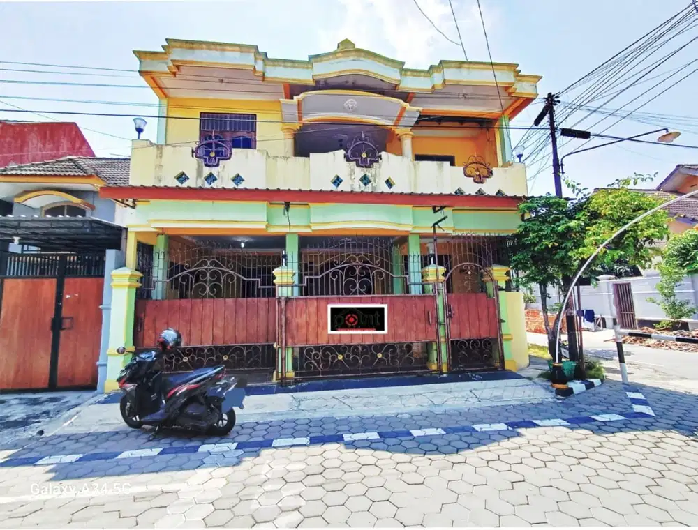 Rumah Second 2 Lt Bagus Dekat Mall Pakuwon Solo Baru