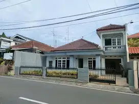 Rumah Luas 222m² Tepi Jl Raya Salatiga
