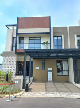CARSON ,rumah baru posisi Sudut di Sumarecon Serpong