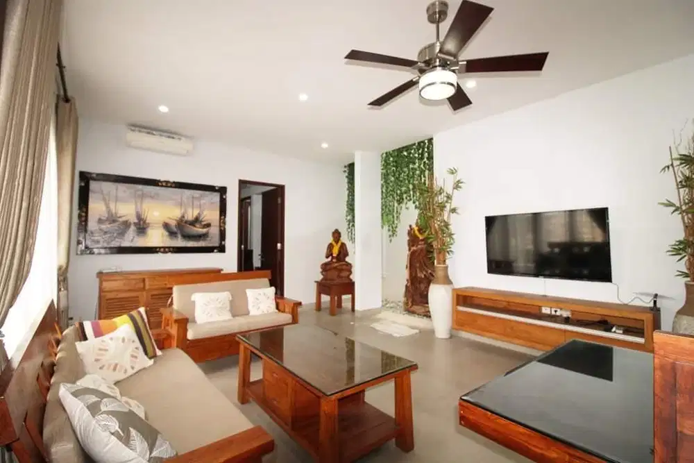 FOR RENT VILLA 2 FLOOR 3 BR IN TEGAL CUPEK UMALAS