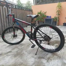 Dijual murah sepeda CASSINI , dual cakram kabel , shimano