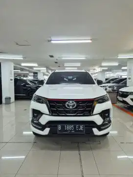 Toyota vrz trd diesel facelift 2020 low km putih
