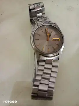 SEIKO 5 automatic