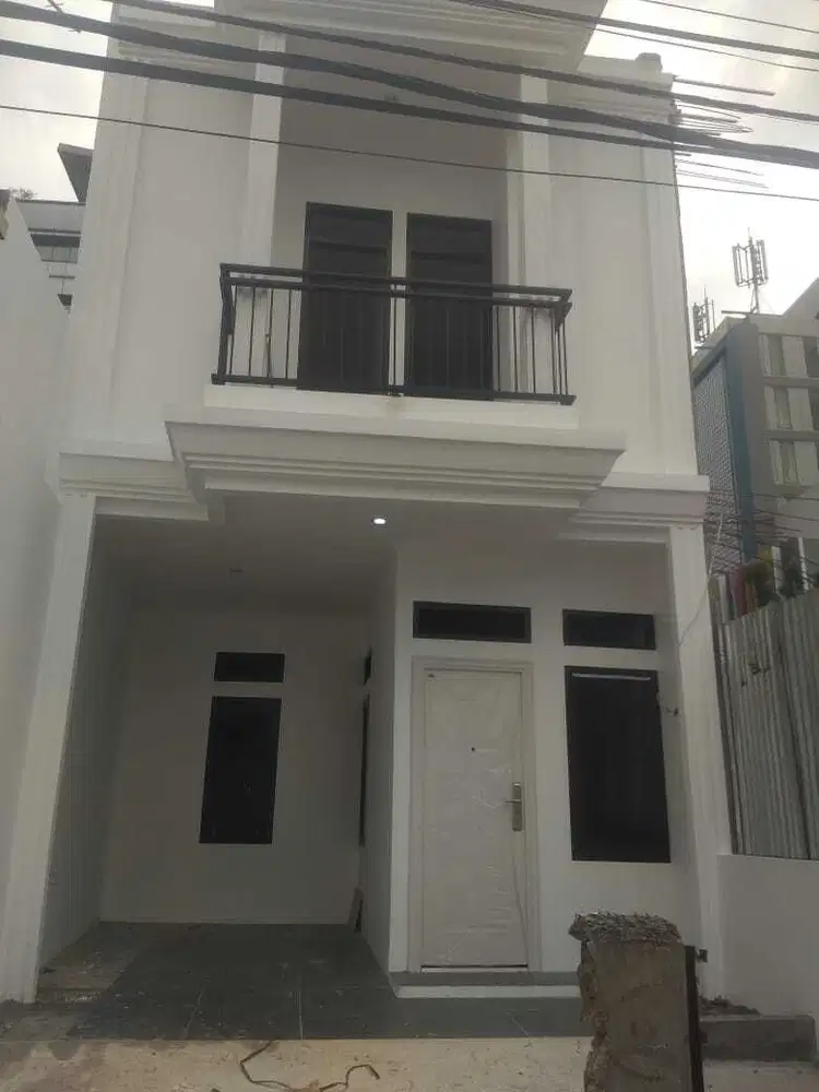 Rumah Mewah 2 Lt Dekat Universitas Mitra Bangsa Tanjung Barat Jaksel