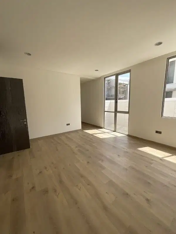 Disewakan Rumah Siap Huni ada lIft di Cluster Mozart Golf Island Pik