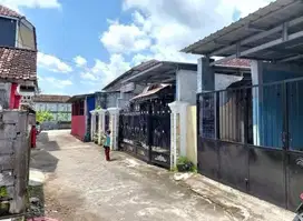 RUMAH DIJUAL HARGA BERSAHABAT LOKASI DEKAT JL WONOSARI BERBAH. JK10371