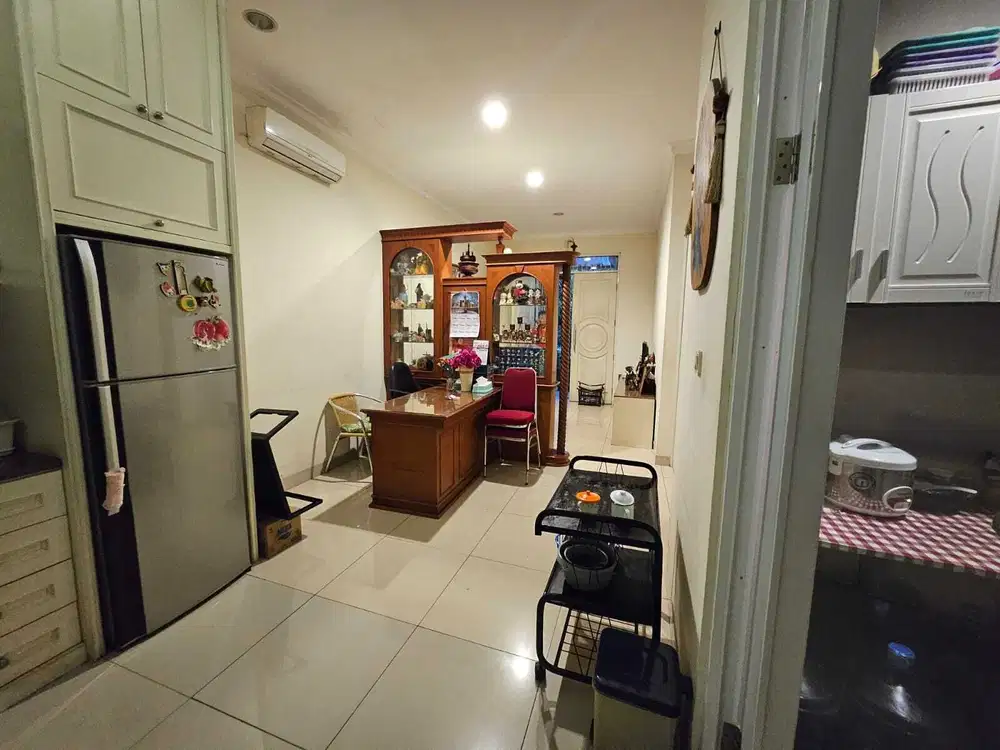 Dijual Rumah Green Lake City, Uk 8x15m2, semifurnish