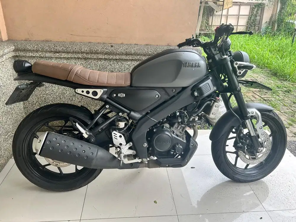 Yamaha xsr warna abu