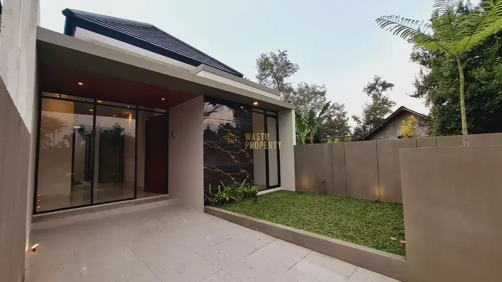 RUMAH MEWAH DESAIN KONTEMPORER HANYA 7 MENIT DARI KAMPUS UII